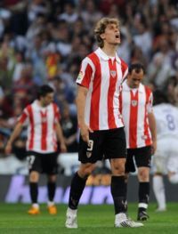 Athletic Bilbao's Llorente screaming after missing a shot on goal in a La Liga match