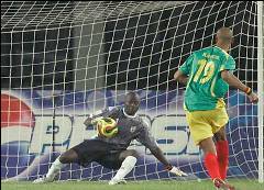 Mali's Kanoute takes a shot during a qualifier