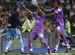 Valladolid score a goal against Real Madrid.
