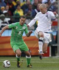 Players in action during the USA vs Algeria 2010 World Cup match.