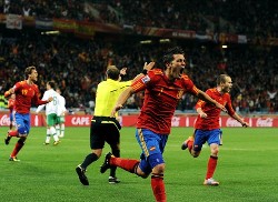 David Villa and the rest of Spanish players celebrating vs Portugal.