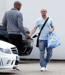Then-Manchester City player Stephen Ireland so happy to leave the club's training ground.