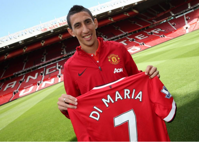  Di Maria and his Manchester United number 7 jersey.