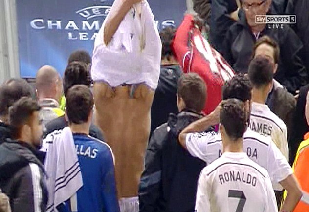Mario Balotelli, Pepe, Liverpool, Real Madrid, UEFA Champions League