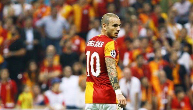 Wesley Sneijder in a previous match for Galatasaray 