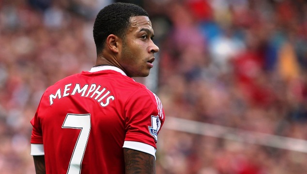 Memphis Depay in action for Man United 
