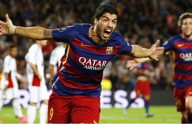 Luis Suarez celebrates his goal for Barca