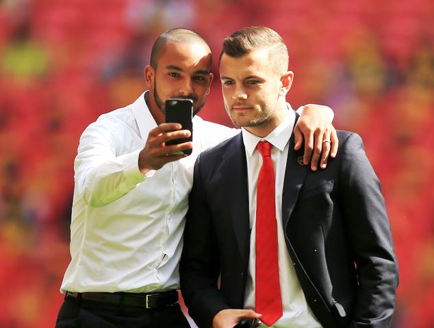 Theo Walcot and Aaron Ramsey taking a selfie