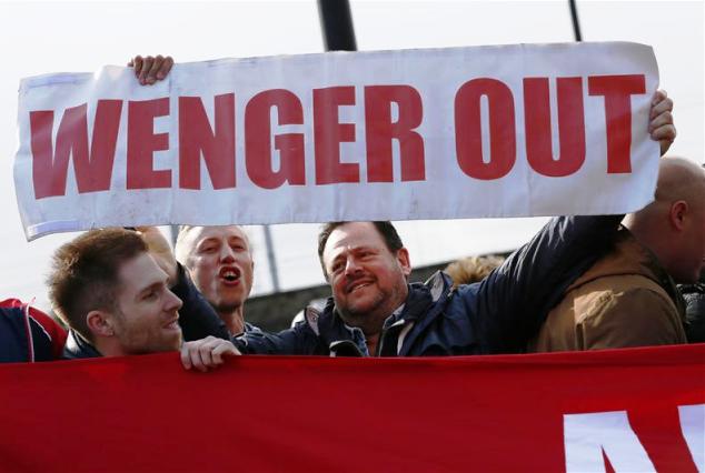 Arsenal fans call for Wenger's sacking