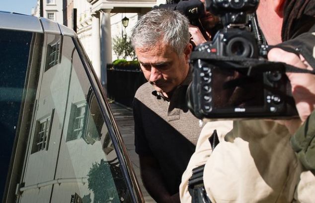 Mourinho leaves his house in London