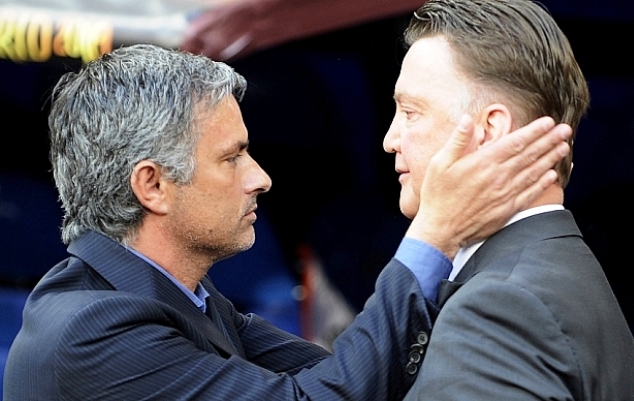 Jose Mourinho and Louis Van Gaal in a previous league match