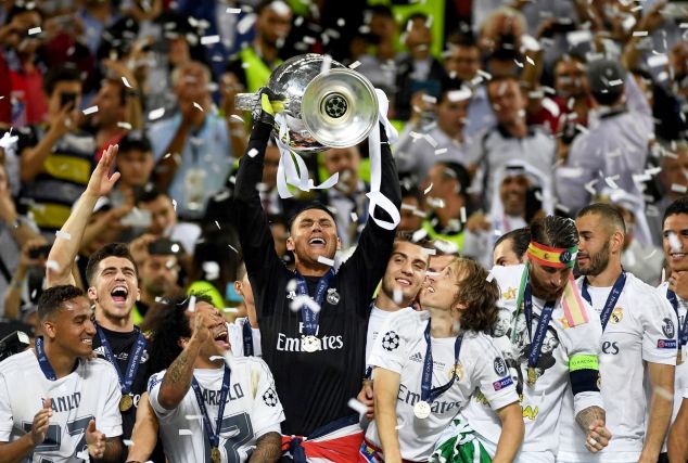 Navas lifts the Champions League trophy with Real Madrid