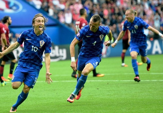 Luka Modric golazo for Croatia vs Turkey in Euro 2016 Group D opener