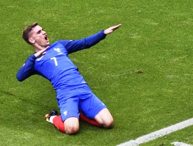 Griezmann celebrates his goal for France at Euro 2016
