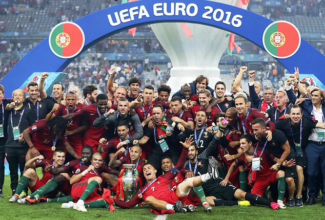 Portugal players celebrate winning the Euro 2016 in France on July 10th, 2016