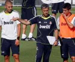 Real Madrid's Jose Mourinho could be at the center of El Clasico's fate. What if Benzema stills the spotlight?