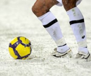 Chelsea vs Manchester United has been called off due to heavy snow.