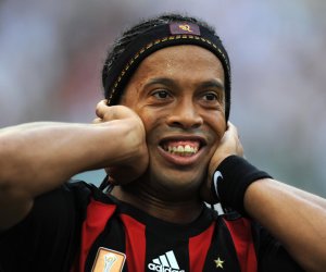AC Milan will get rid of Ronaldinho during the January transfer window. The player is set to return to Brazil.