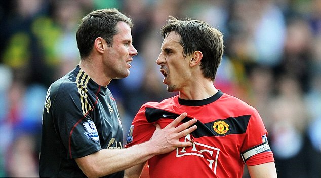 Ex- Liverpool Jamie Carragher in an argument with Man United's Gary  Neville in a previous league match