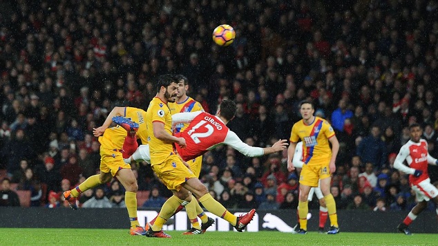 Giroud scores a scorpion kick goal vs Palace early in January, 2017