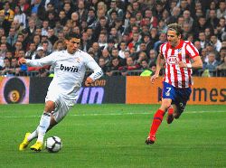 Cristiano Ronaldo and Diego Forlan are expected to make things hot in El Derbi Madrileno tonight