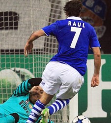 Raul has come under the spotlight ahead of Schalke 04 vs Manchester United