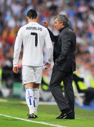Cristiano Ronaldo is not happy with Jose Mourinho's defensive tactics to affront Barcelona.