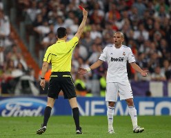 Barcelona vs Real Madrid 2011: Red cards is always Real's problem.