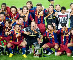 Barcelona won the 2010 Supercopa de España after beating Sevilla.