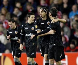 After successfully beating Stoke City in midweek, Valencia will try to outclass Sevilla in La Liga.
