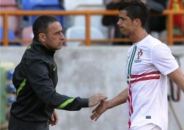 Cristiano Ronaldo is not to put any added pressure on his back, Portugal coach Paulo Bento believes.