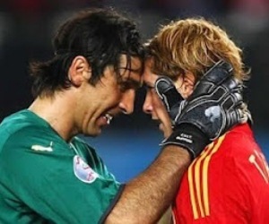 Gianluigi Buffon showing sympathy towards Spain's Fernando Torres.