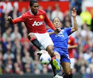 Watch Everton vs Manchester United live on Monday, August 20, 2012.