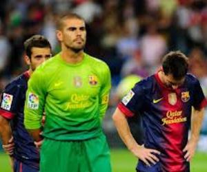 Barcelona face Valencia with the aim of bouncing back from their Supercopa 2012 defeat to Real Madrid.