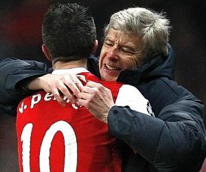 Arsene Wenger misses Robin van Persie's Arsenal days.