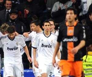 Real Madrid will play away to Valencia in the second match of both teams' January triple header.