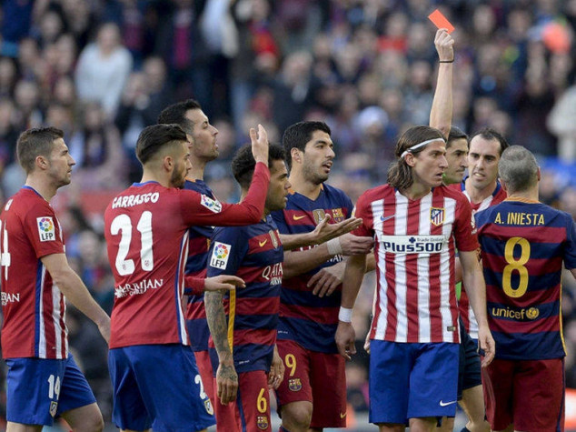 Filipe Luis, Lionel Messi, Sergio Buquets, Dani Alves, Luis Suarez, Diego Godin, Andres Iniesta, Barcelona, Atletico Madrid, La Liga