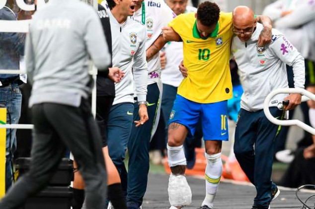 PSG gives Neymar update after ankle injury