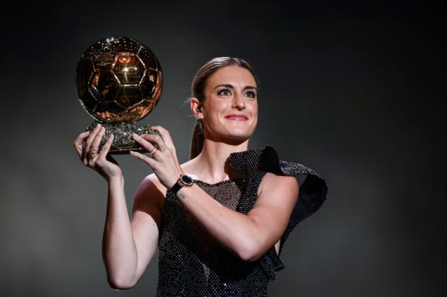 Ballon d'Or: l'Espagnole Alexia Putellas sacrée pour la deuxième année consécutive