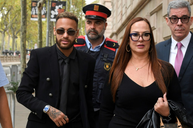 Neymar expected to testify at corruption trial in Barcelona