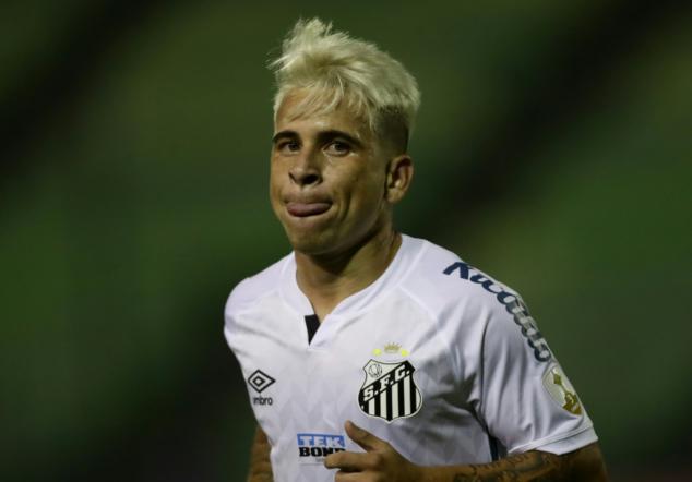 Grêmio vence peruano Ayacucho (2-1) e avança à terceira fase da Libertadores
