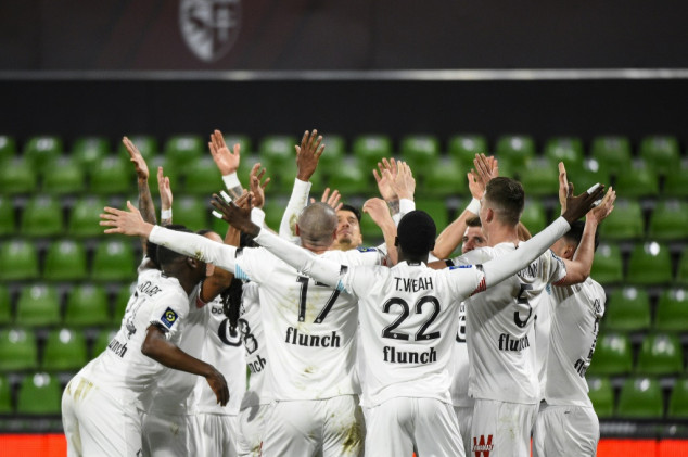 El Lille refuerza su liderato en Metz y envía presión al PSG