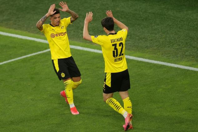 Borussia Dortmund goleia Holstein Kiel e vai à final da Copa da Alemanha