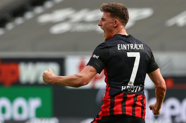 El Eintracht sale de zona Champions al empatar ante Maguncia