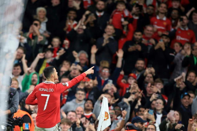 Ronaldo scores on United return as Europa League progress assured