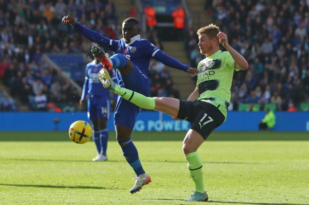 De Bruyne's rocket sinks Leicester as Man City go top