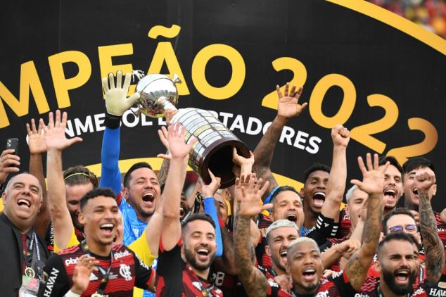 Flamengo entra para o 'clube dos tri' ao lado de São Paulo, Santos, Grêmio e Palmeiras