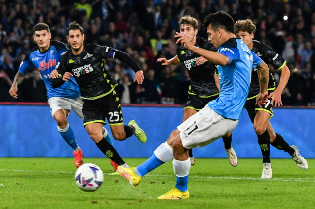 Napoli vence Empoli (2-0) e se consolida na liderança da Serie A