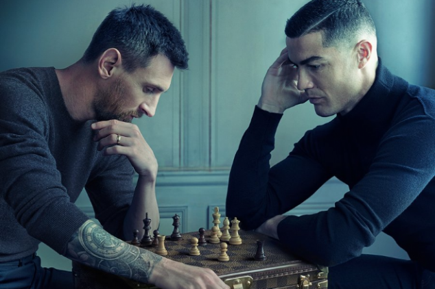 Messi and CR7 crash the internet with iconic photo