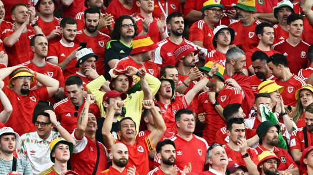 Regenbogen-Hüte: Wales spricht bei der FIFA vor